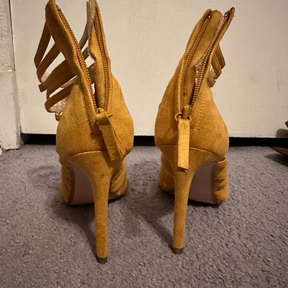 Open toe women’s shoe - Picture 3 of 4